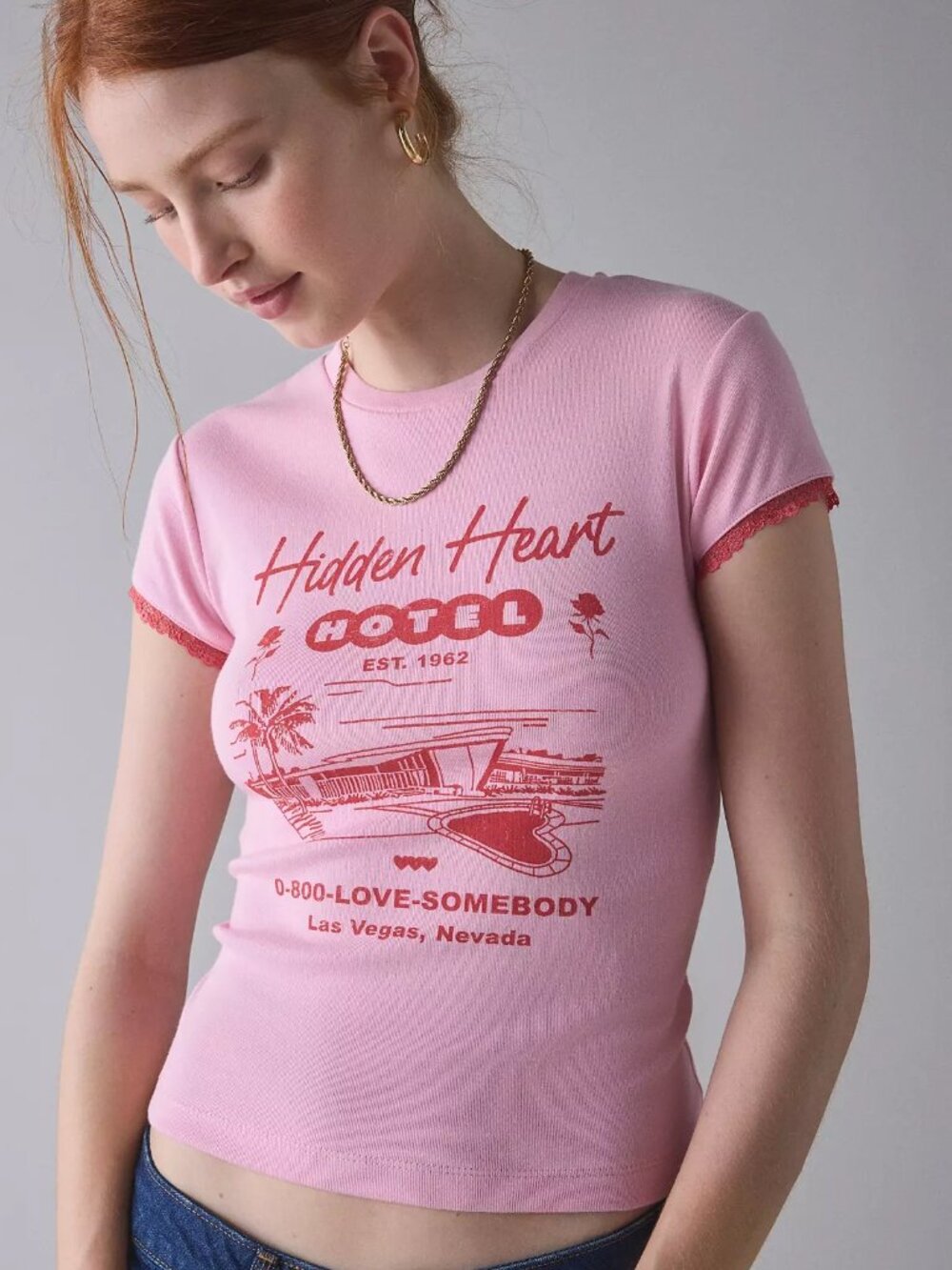 Urban Outfitters Hidden Heart Hotel Graphic Baby Tee - Pink/Red - XS